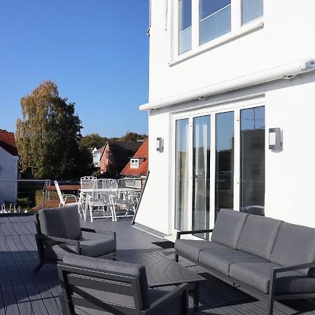 Grosse Penthouse Ferienwohnung Mit Meerblick, Sonnenterrasse & Luxusbad Von "Momentic" Зирксдорф Екстериор снимка