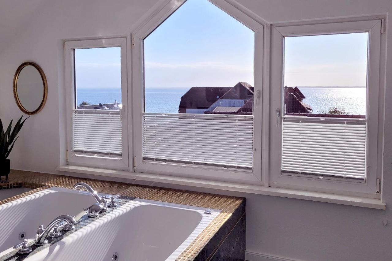 Grosse Penthouse Ferienwohnung Mit Meerblick, Sonnenterrasse & Luxusbad Von "Momentic" Зирксдорф Екстериор снимка