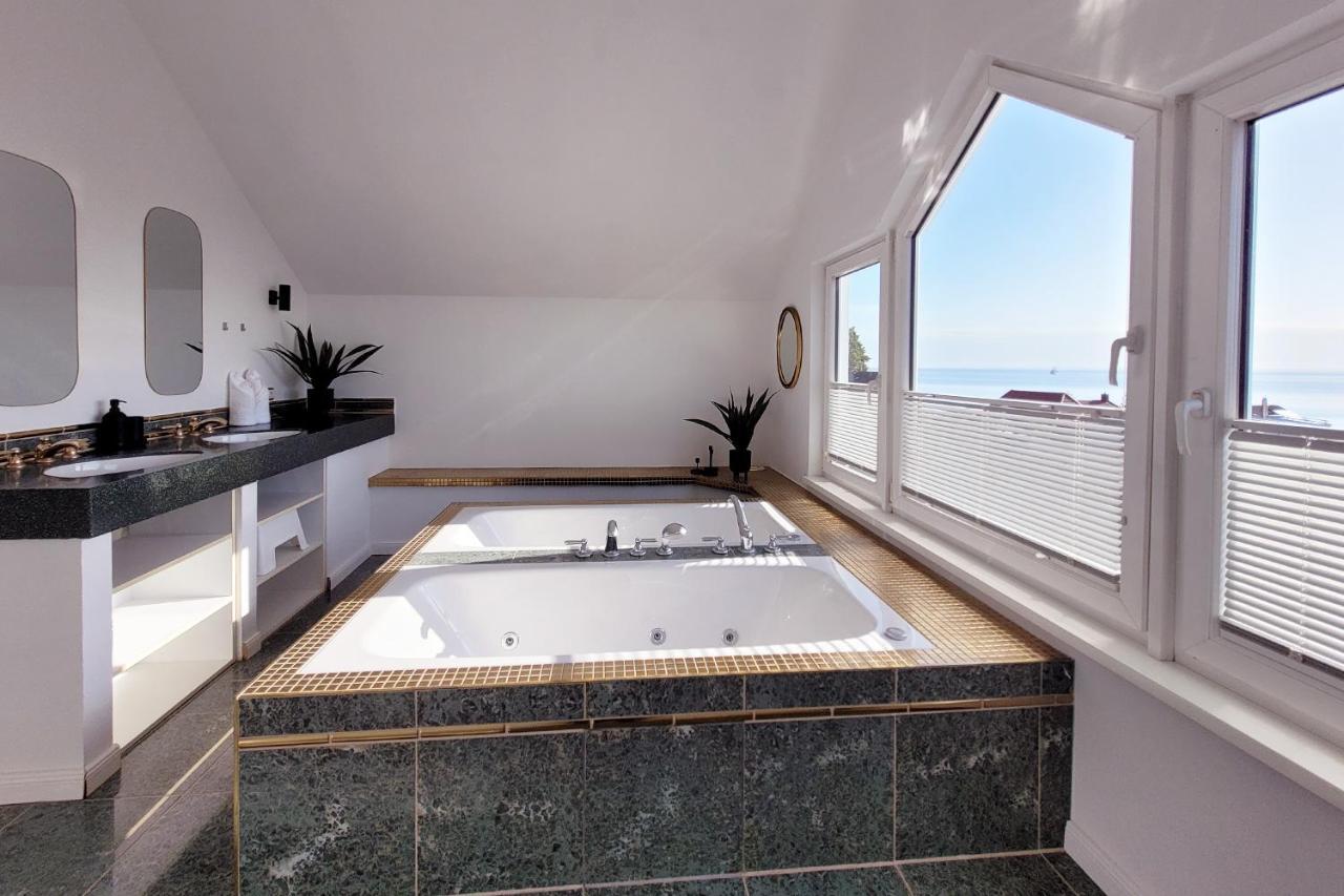 Grosse Penthouse Ferienwohnung Mit Meerblick, Sonnenterrasse & Luxusbad Von "Momentic" Зирксдорф Екстериор снимка