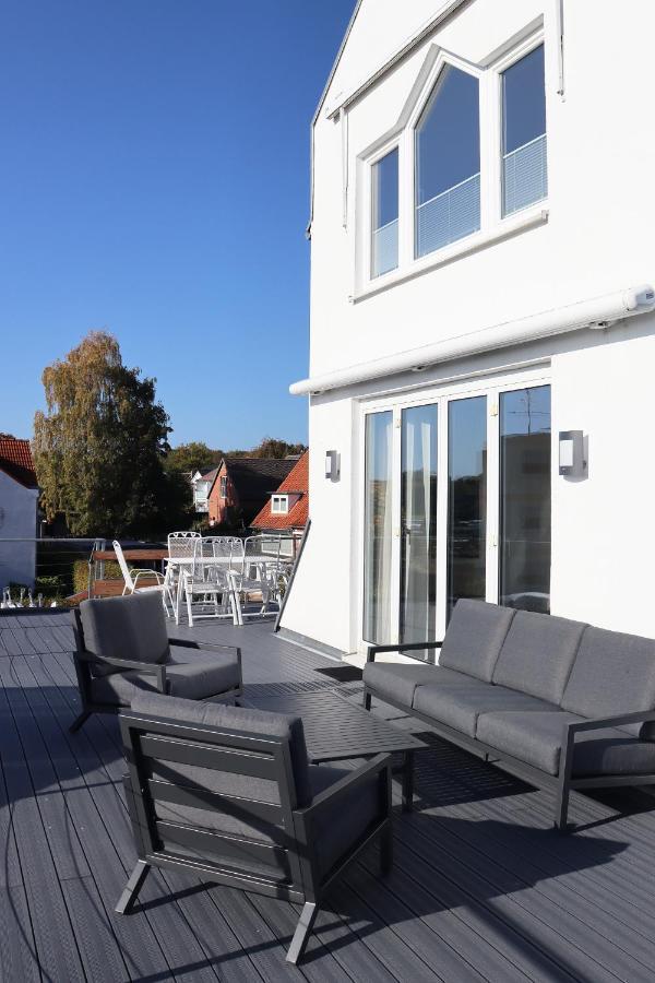 Grosse Penthouse Ferienwohnung Mit Meerblick, Sonnenterrasse & Luxusbad Von "Momentic" Зирксдорф Екстериор снимка